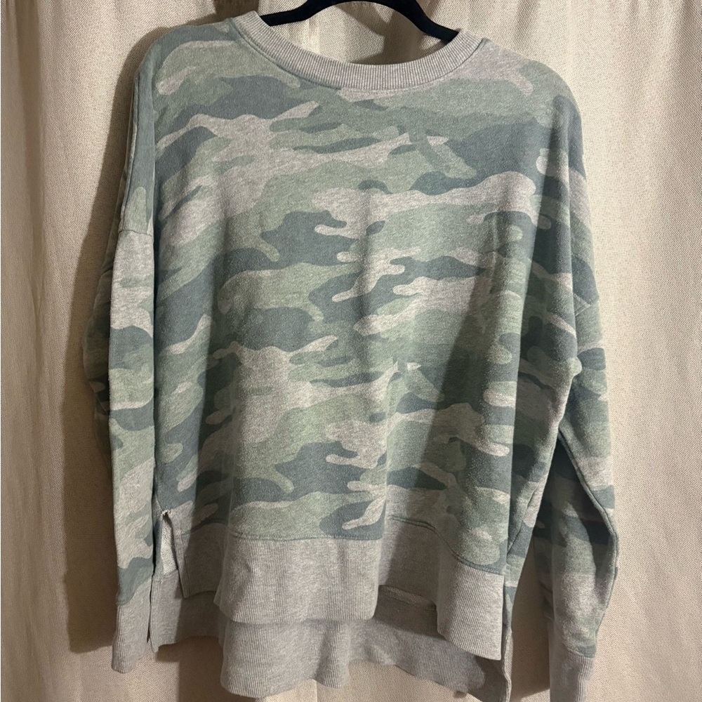 Time and Tru Women's Camouflage Long Sleeve Top - Green and Gray